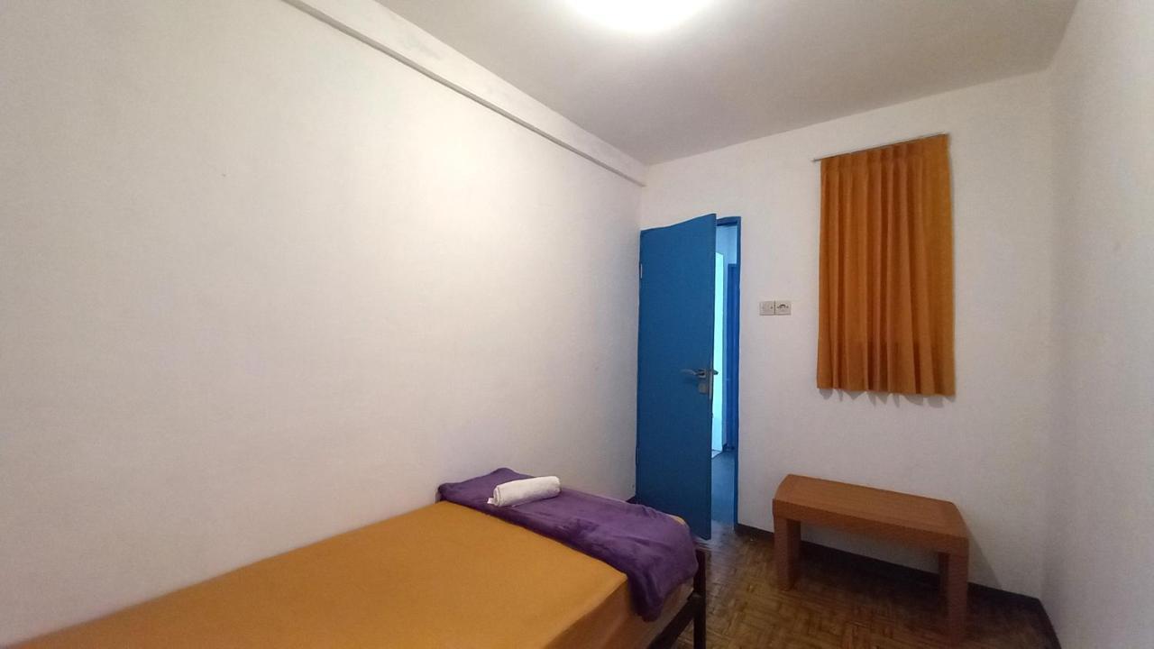 Dc Hotel & Hostel 纳闽巴霍 外观 照片