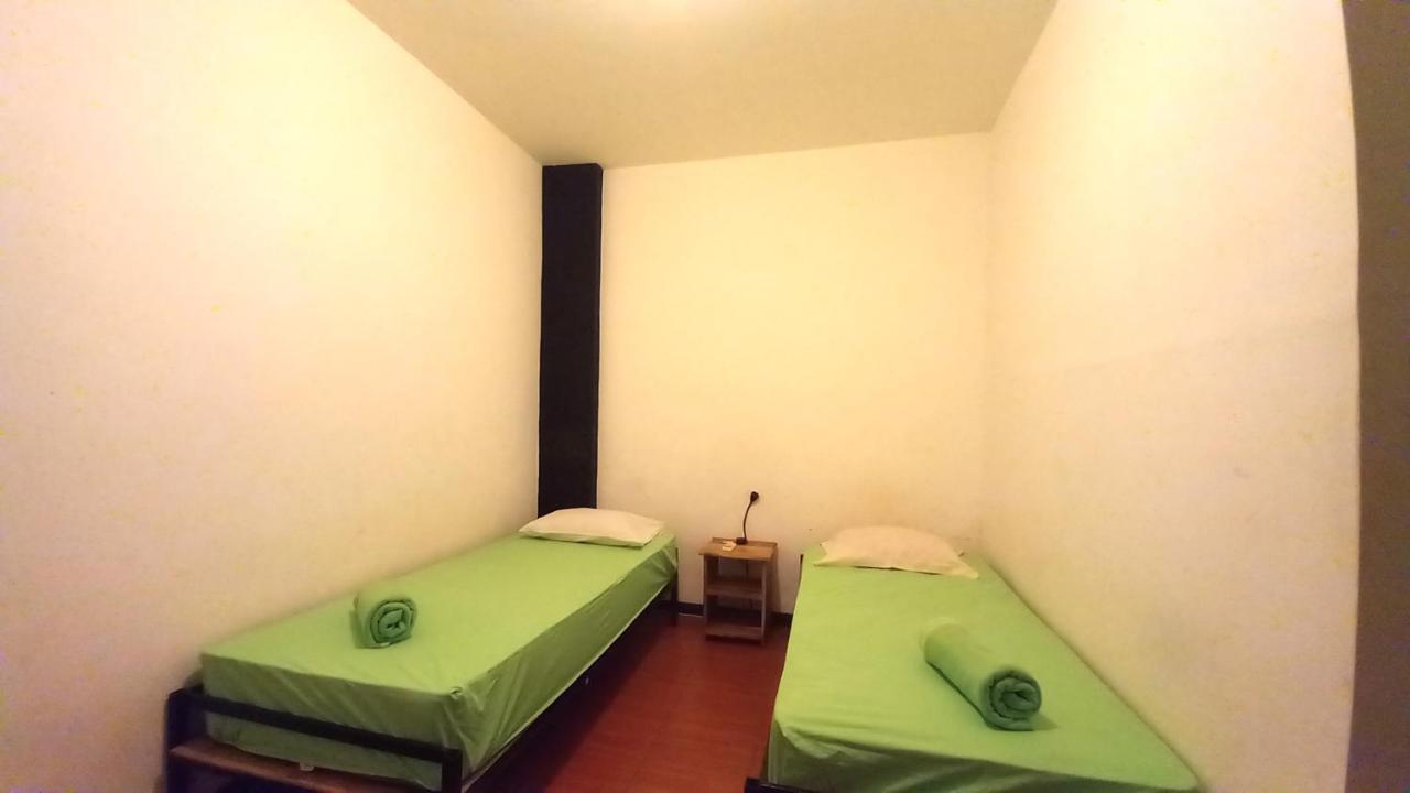 Dc Hotel & Hostel 纳闽巴霍 外观 照片